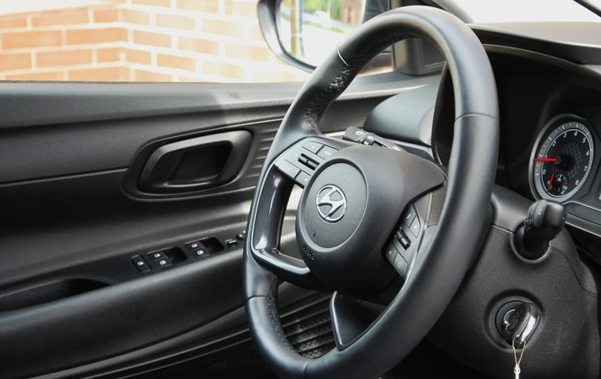 Hyundai i20 cena 63900 przebieg: 54000, rok produkcji 2021 z Bytom małe 704